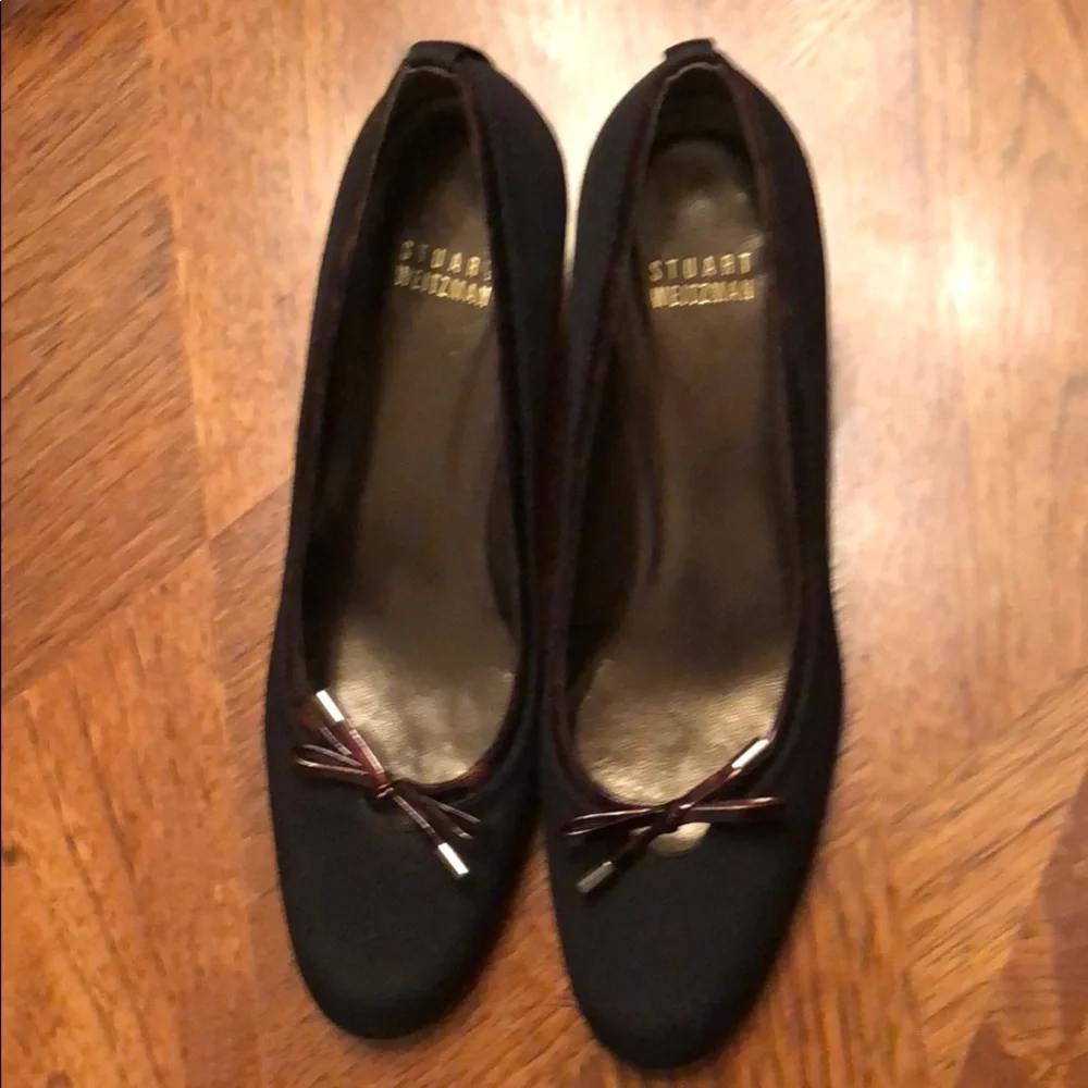 Stuart Weitzman Microfiber Kitten Heel Pumps 7.5 - Picture 2 of 10